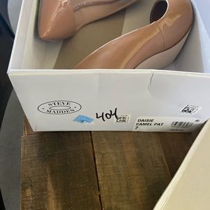 Steven Madden nude heels size 7